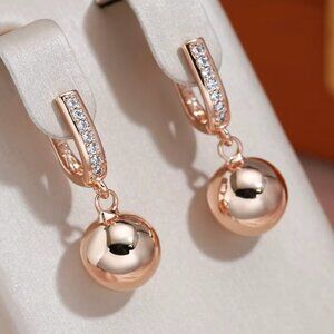 NEW 585 Rose Gold Small Round Elegant Rhinestone Hoops